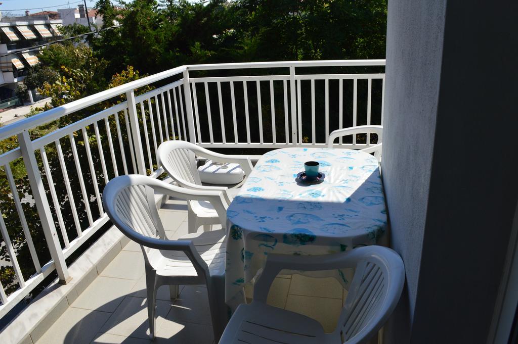 Galanis Studios And Apartments ปลาตาโมนาส ภายนอก รูปภาพ