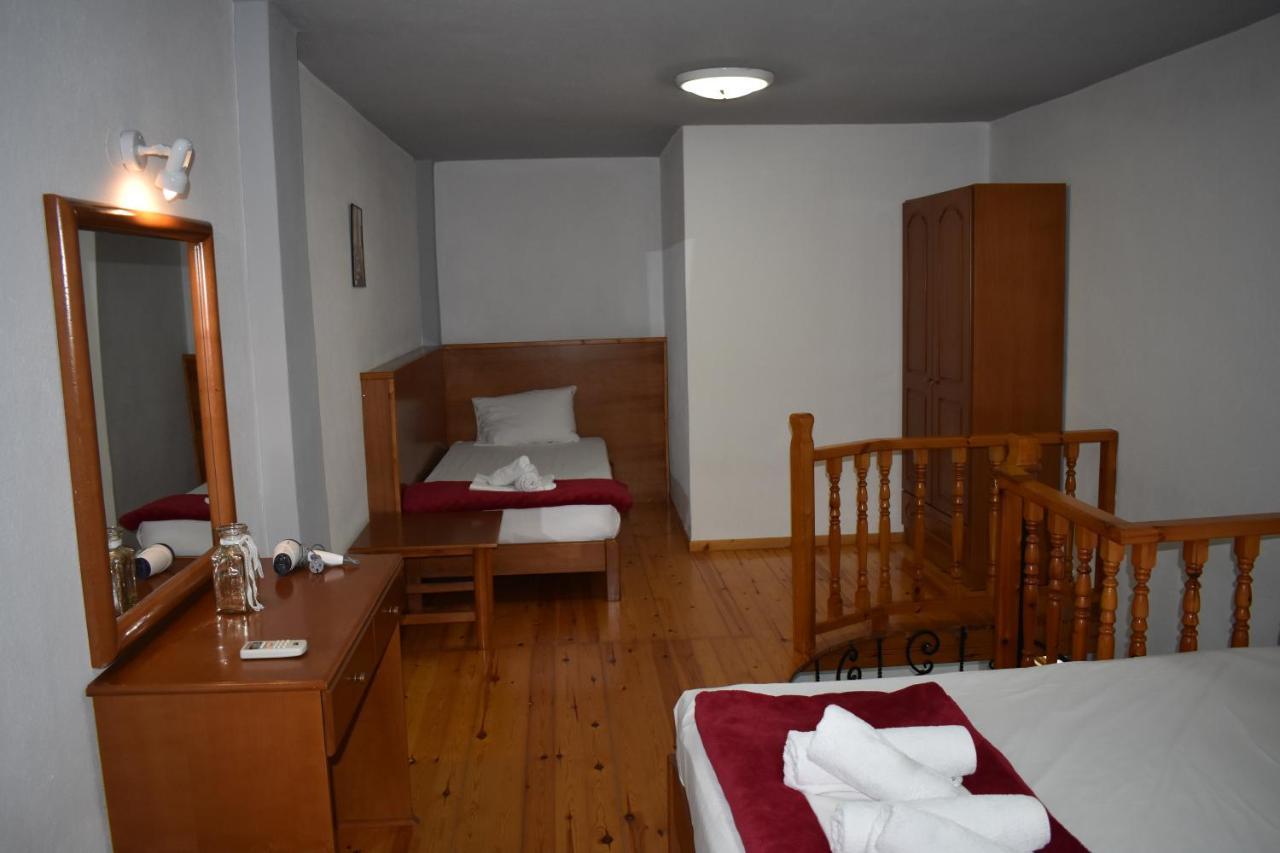 Galanis Studios And Apartments ปลาตาโมนาส ภายนอก รูปภาพ